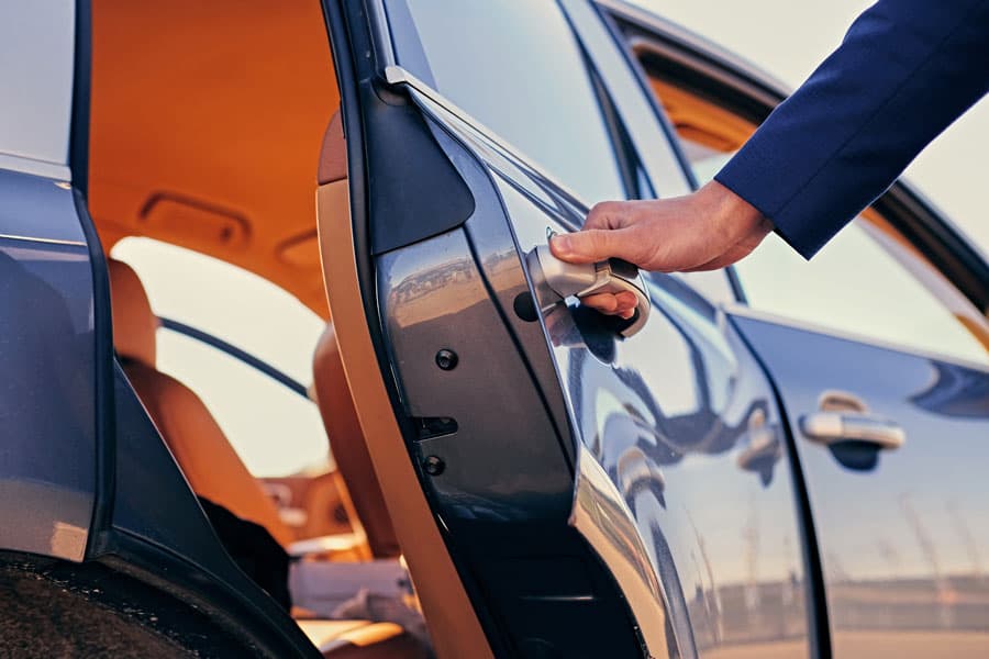 En Servicios Lacar Salnés somos expertos en la compraventa de coches